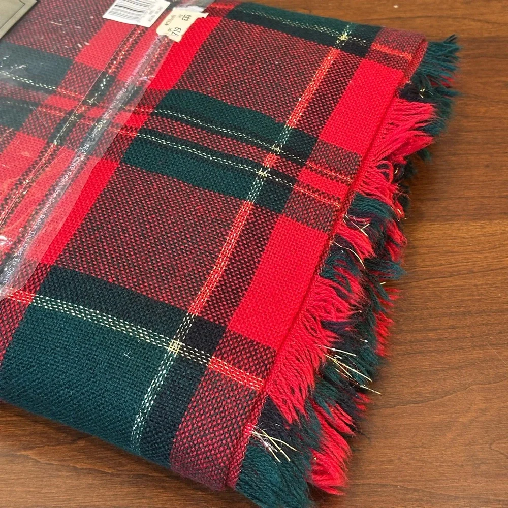 🎄🌟HP🌟VTG 2000s Red, Green, Gold Tartan Plaid Holiday Soft Acrylic Tablecloth - Picture 6 of 7